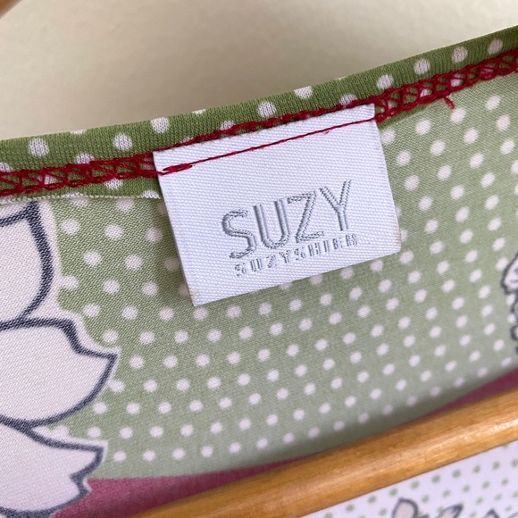 Floral fitted top with cap sleeves - Picture 3 of 3